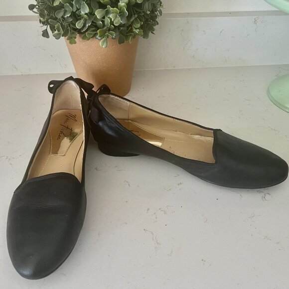 Marc Fisher Brandy Black Leather Ballet Flats Loafers w/ Bow Slip On Size 8.5M - Picture 8 of 9